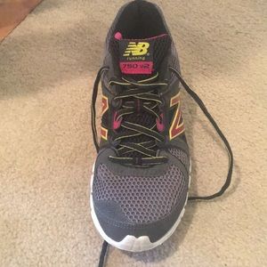 New Balance Running Shoe- worn once! Size 8.5